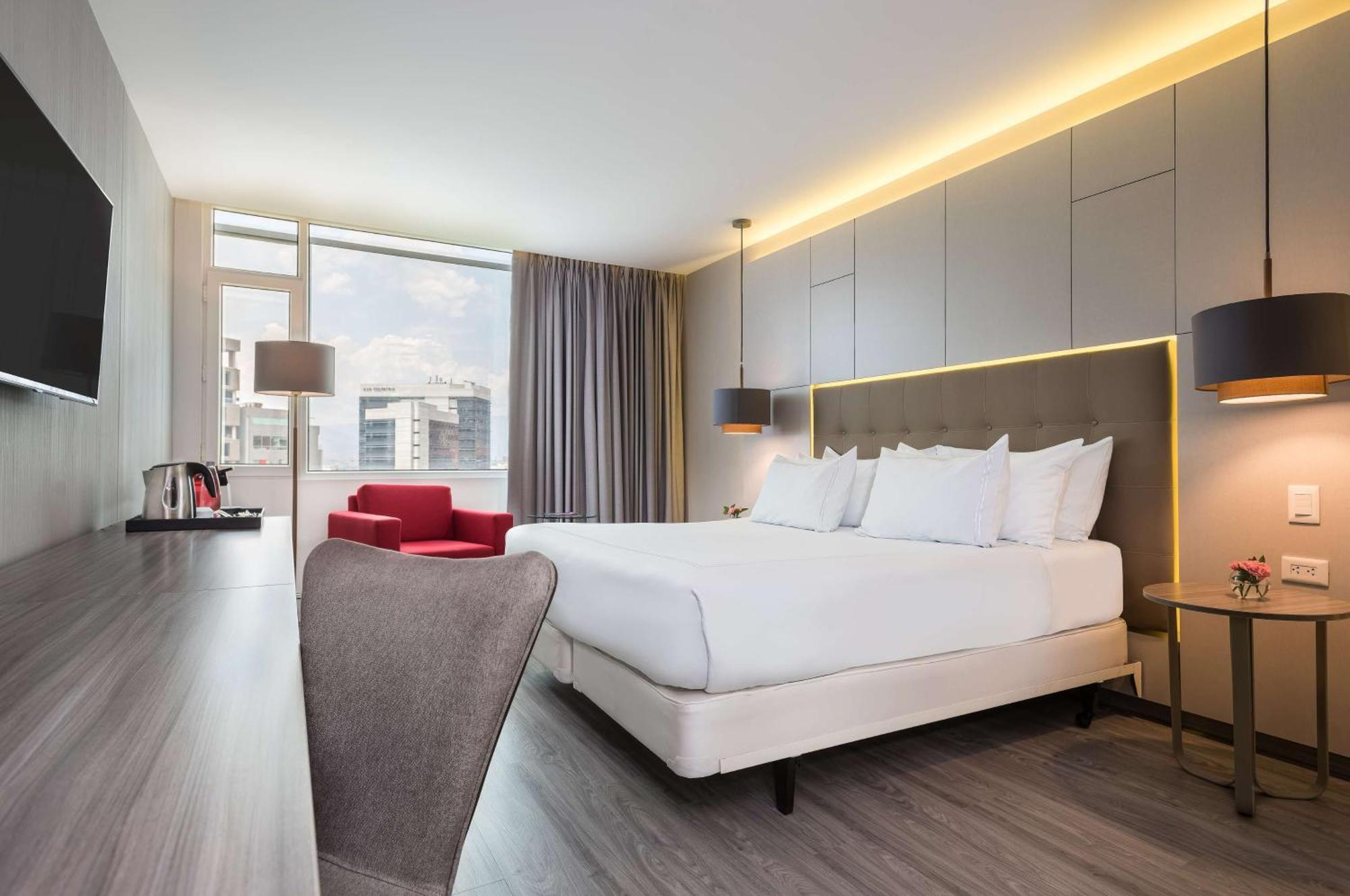 Nh Collection Medellin Royal Hotell Exteriör bild